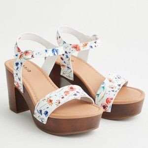 NWOT Torrid Woodgrain Floral Platform Heel Sandal (WW) Sz 9
